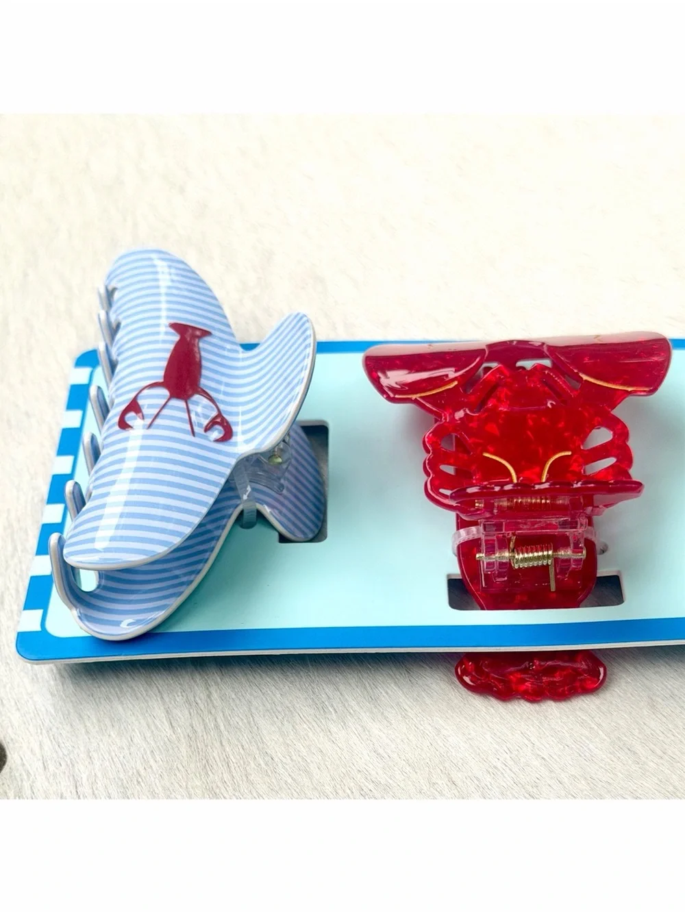 Piper K Lobster Hair Clip Set 2-Pc Acrylic Large Claw Nautical Kitsch Gift NWT